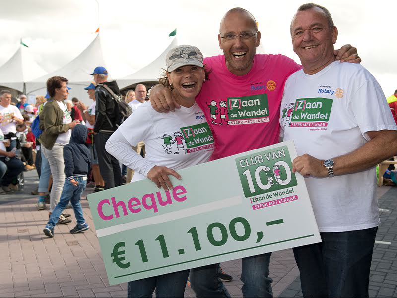 Club van 100 - Cheque overhandiging